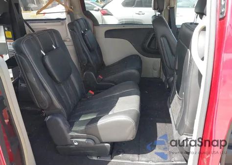 2014 Chrysler Town & Country Touring z USA, uszkodzony, nr VIN 2C4RC1BG0ER454924